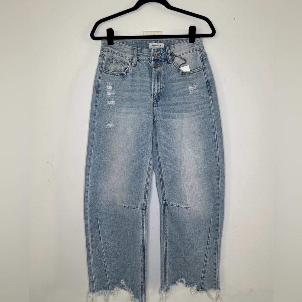LOW RISE DISTRESSED SLOUCHY JEANS